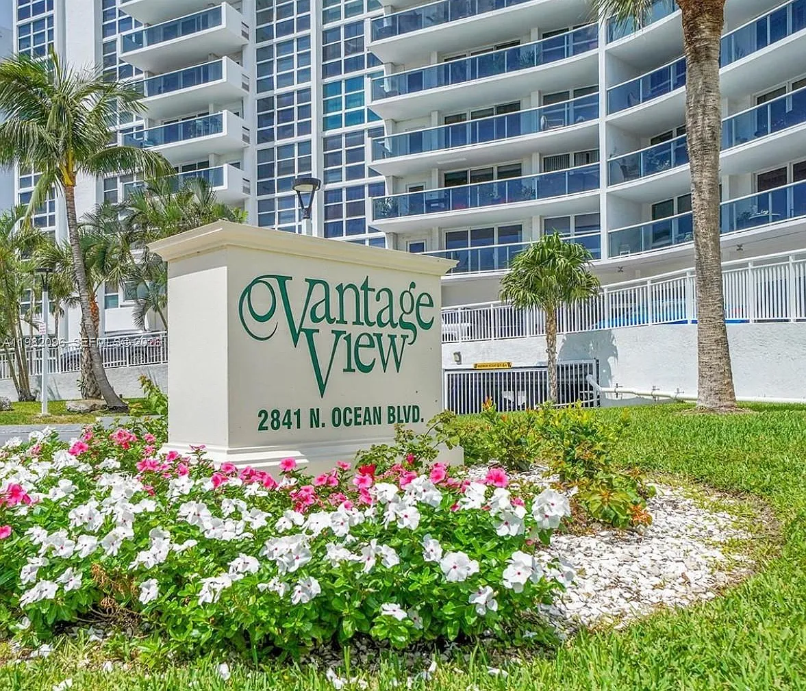 Vantage View Condo — Photo 1