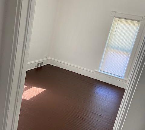4th image of 600 Crawford Ave