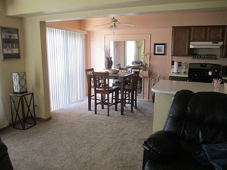 4th image of 33 E Shag Bark Ln