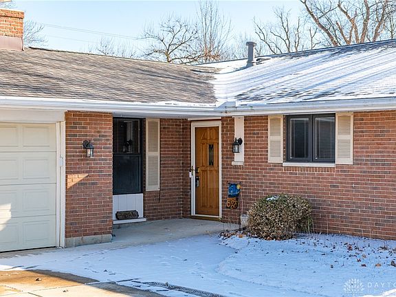 3rd image of 2076 Granada Dr