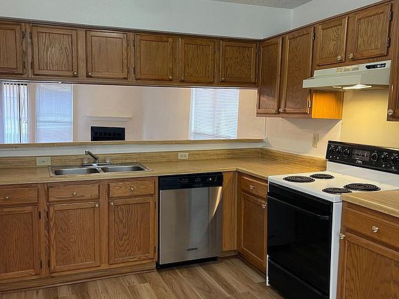 3rd image of 1028 Morningside Ct