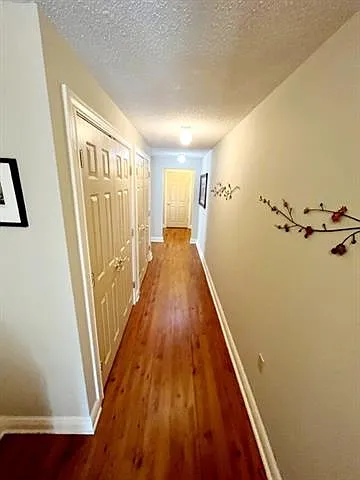 2 bed, 2.5 bath, 2000 sqft, $3,400 — Photo 2