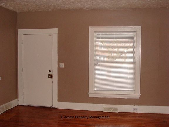 5th image of 912 Franklin St SE