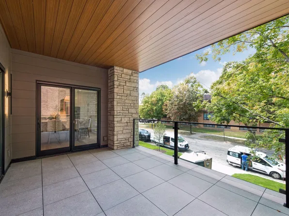 150 Broadway Ave S #2A, Wayzata, MN 55391
