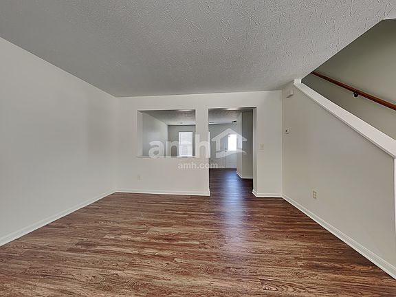 5th image of 10244 Meadow Glen Dr