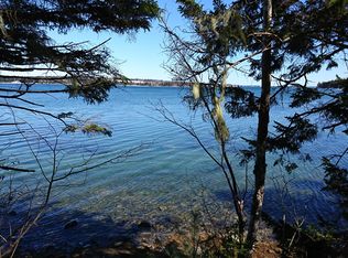 102 E Naskeag Rd, Brooklin, ME 04616