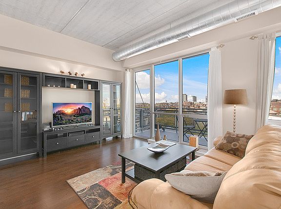 3rd image of 845 N Kingsbury St Unit 509