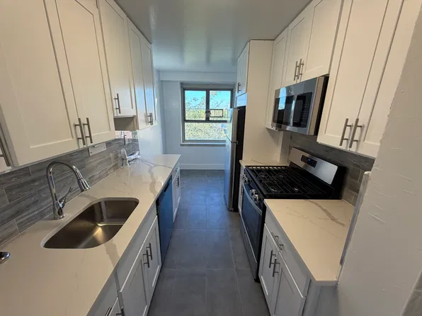 (undisclosed Address), Fresh Meadows, NY 11365