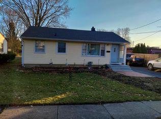 825 Goethe St, Elgin, IL 60123