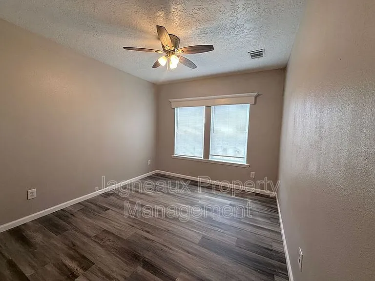 816 Shady Ln — Photo 17