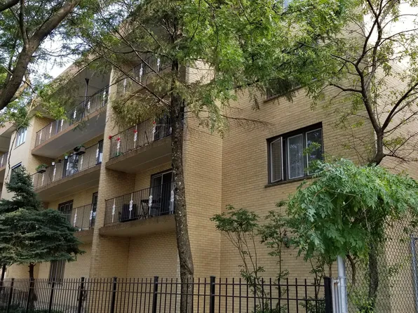 2221 W Superior St APT 406, Chicago, IL 60612