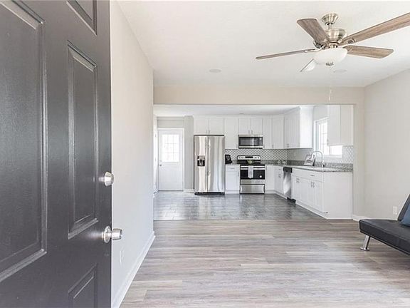 3rd image of 5425 Silbert Rd