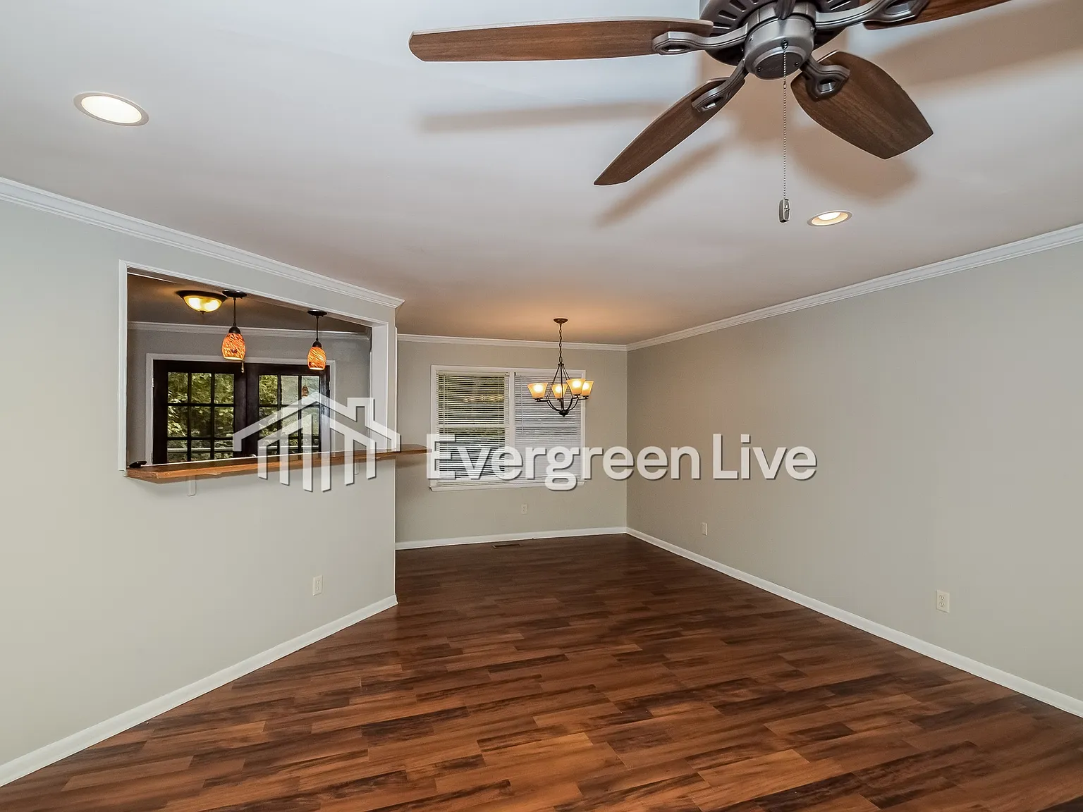 4 bed, 2.0 bath, 1286 sqft, $2,145 — Photo 4