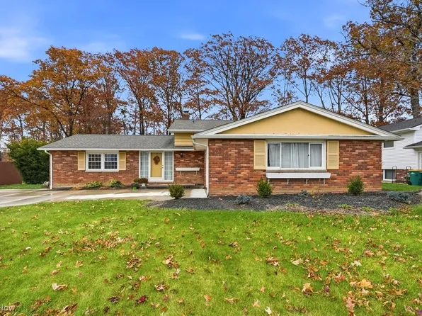 7659 Edgewood Ln, Seven Hills, OH 44131