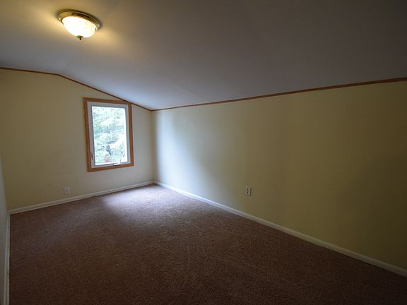 4th image of 209 Cathcart St
