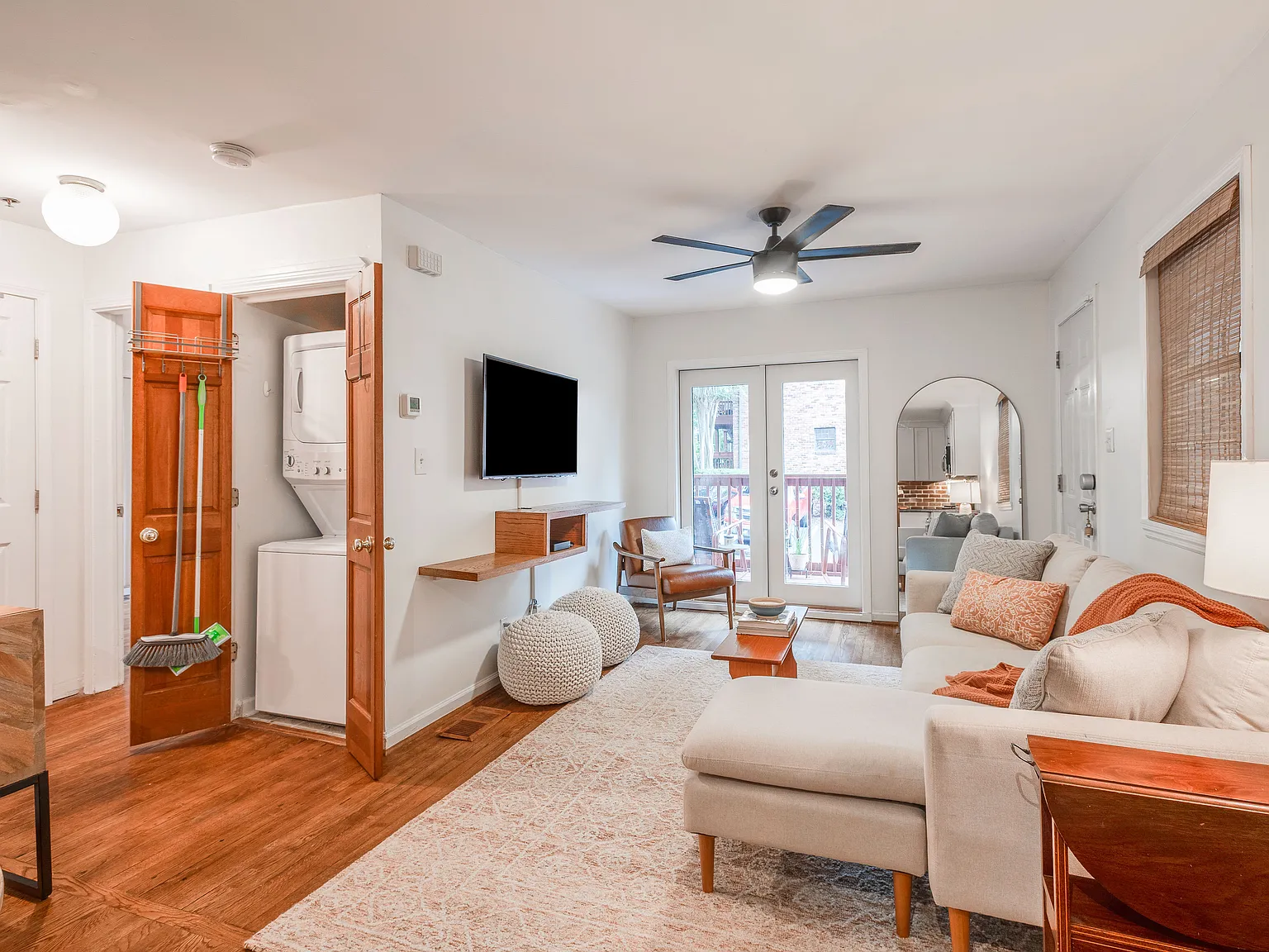 2 bed, 700 sqft, $2,250 — Photo 4