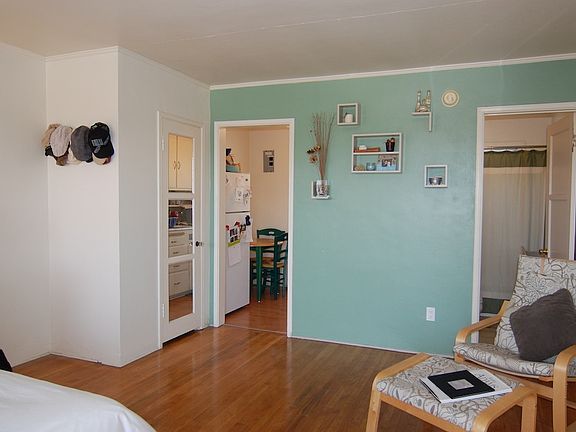 3132 6th Living & Kitchen