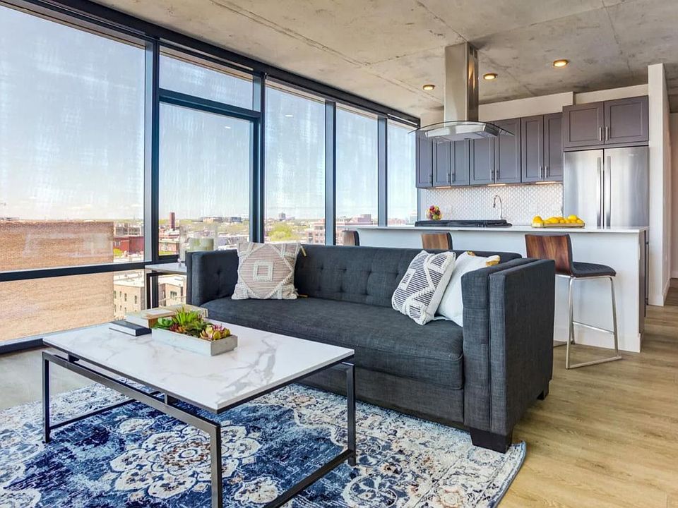1st image of 638 W Belmont Ave #506
