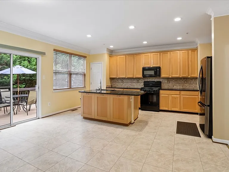 2943 Saint Helen Cir — Photo 11