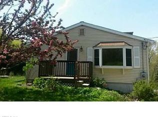 523 Squaw Rock Road Ext, Killingly, CT 06239