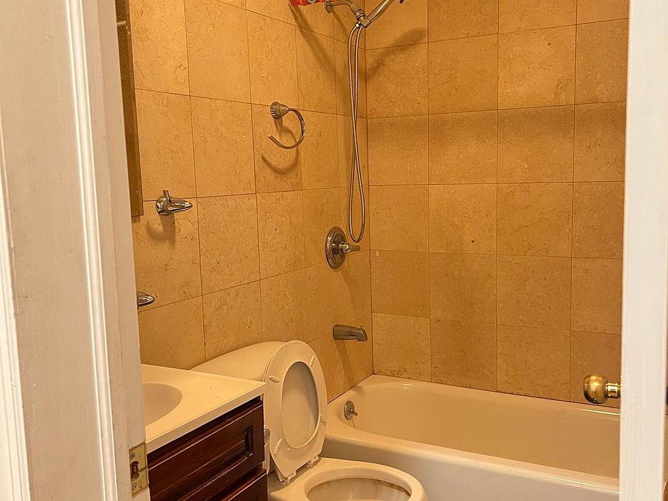 1st image of 2952 Avenue S