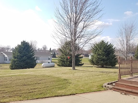 Spacious backyard 