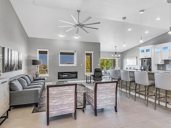 4th image of 5637 Venezia Way