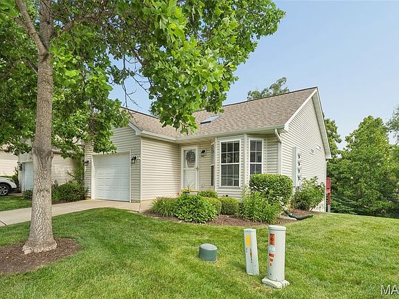 2nd image of 125 Fort Hancock Cir