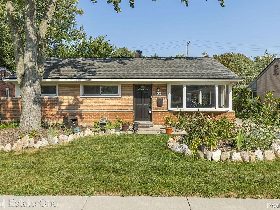 1st image of 416 Essex St