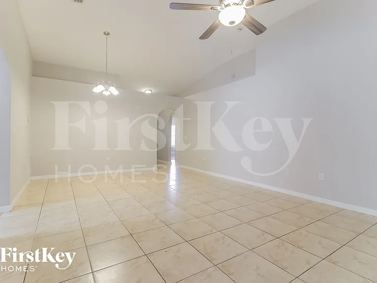 253 McKay Blvd — Photo 3