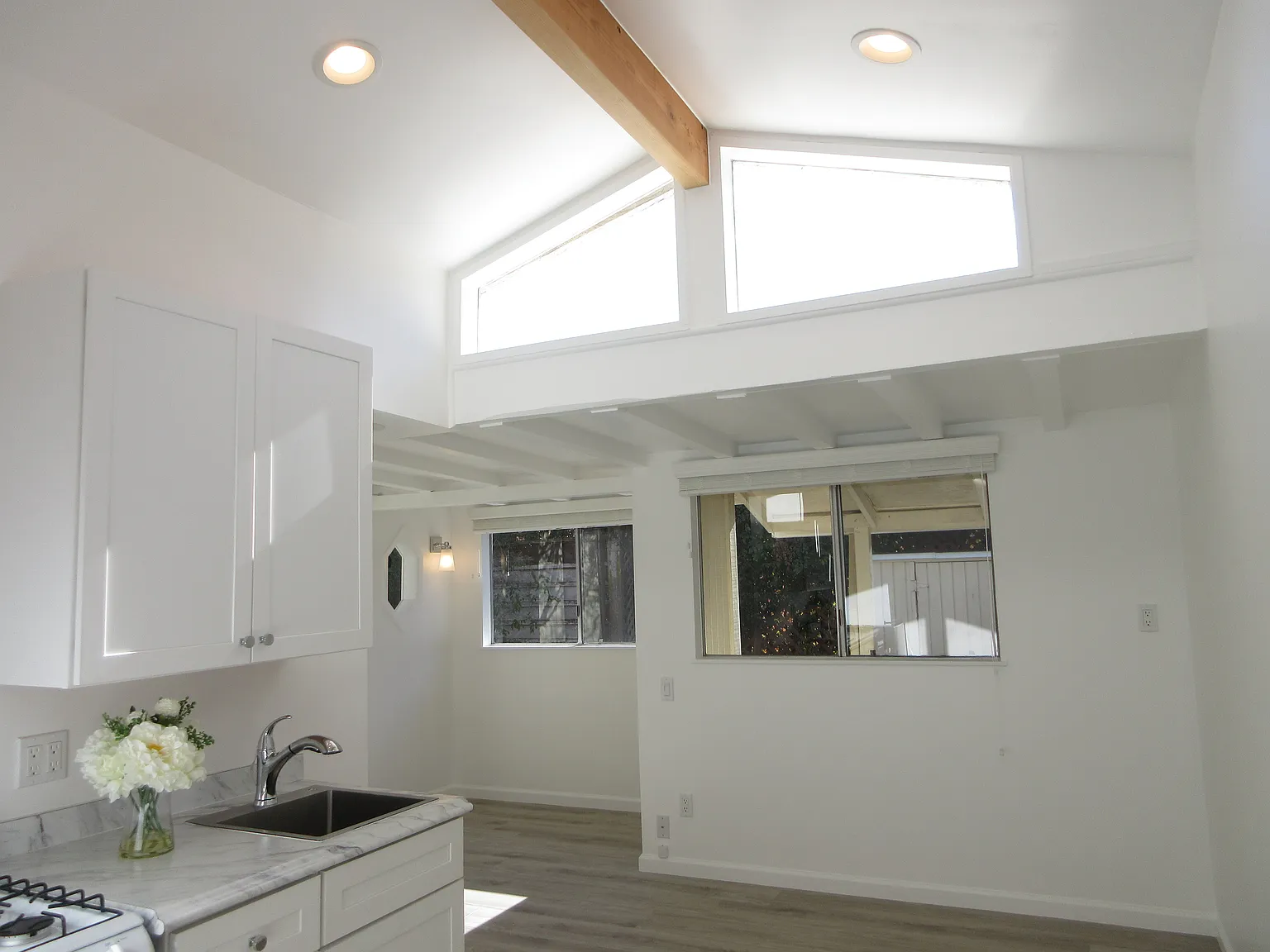 Studio, $2,295 — Photo 2