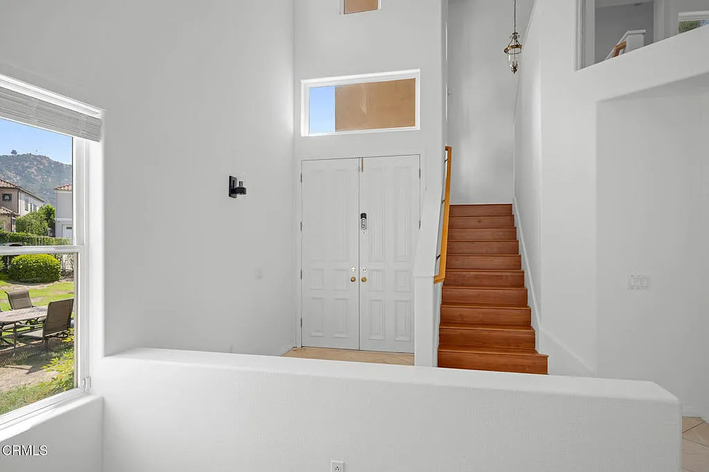 5 bed, 4.0 bath, 3272 sqft, $8,000 — Photo 3
