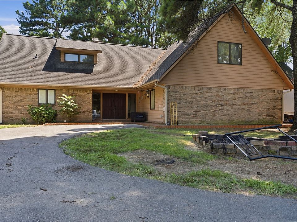2nd image of 2414 N Sherwood Ln