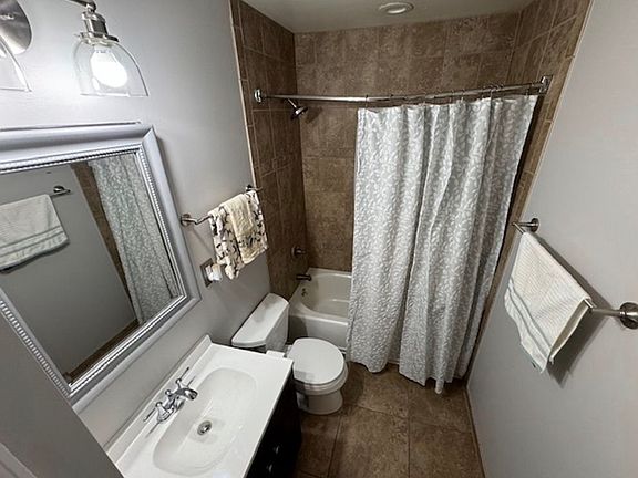 4th image of 2941 Westridge Dr