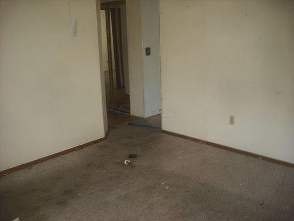 5th image of 3610 Hollowwood Ave