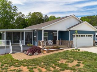 341 Garden Ln, Dandridge, TN 37725