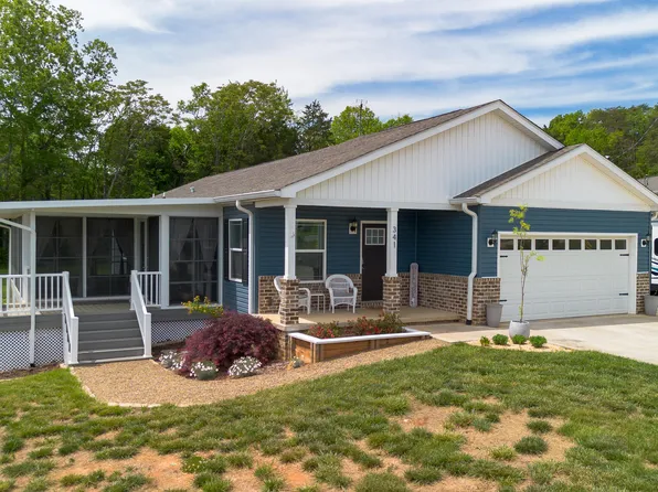 341 Garden Ln, Dandridge, TN 37725