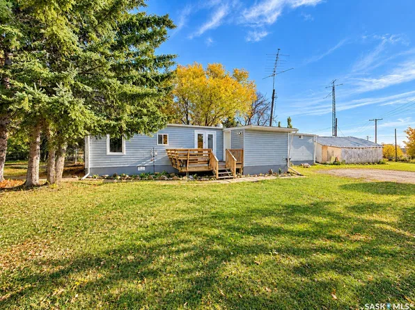 512 2nd Avenue, Turtleford, SK S0M 2Y0