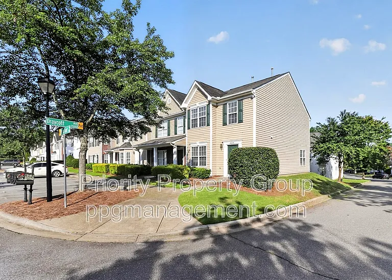 3204 Barons Court Rd — Photo 37