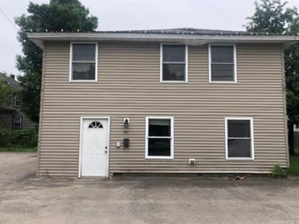 1st image of 381 Marlboro St #1