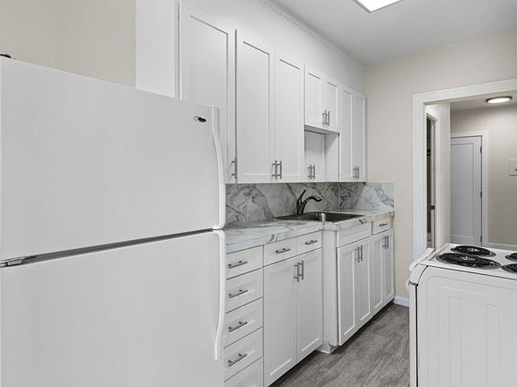 3rd image of 1330 Boren Ave APT 101