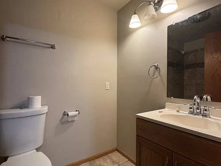 1702 College Pl — Photo 9