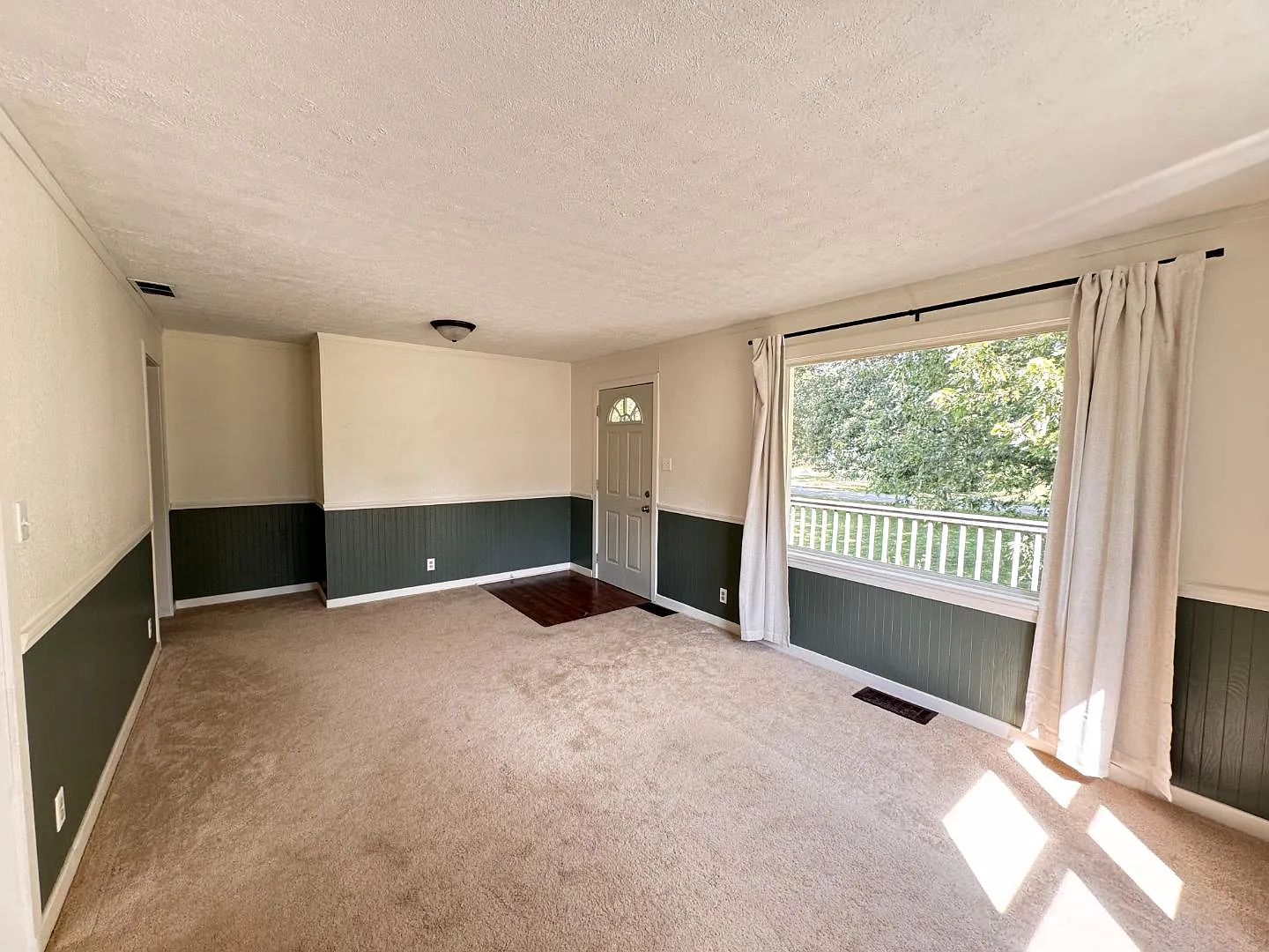 2703 E Midland Rd — Photo 3