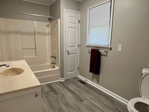 5th image of 109 Arrowood Dr