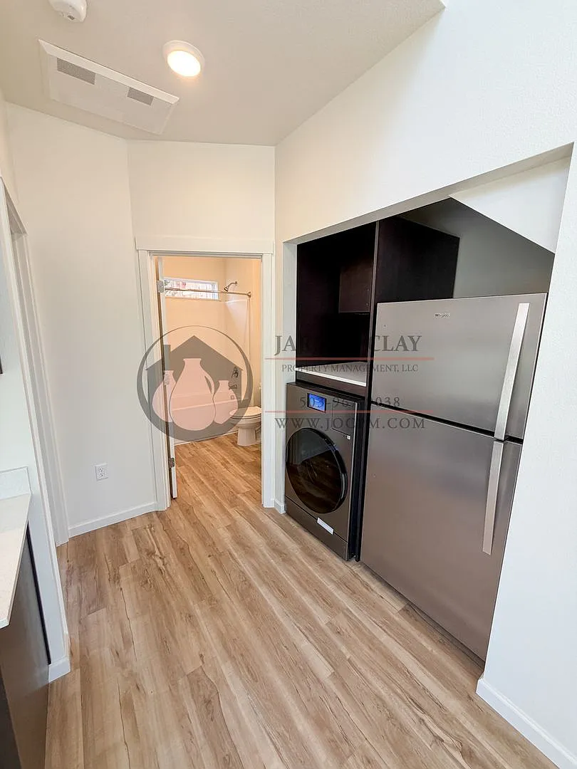 Gorgeous & Spacious Cottage in South Salem — Photo 4