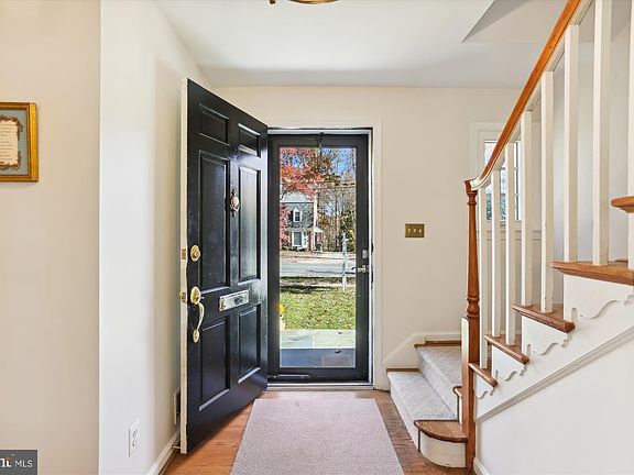 5th image of 604 Aster Blvd