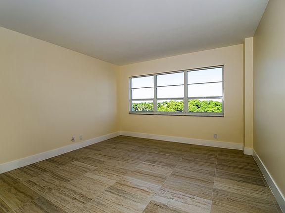 5th image of 340 Sunset Dr APT 606