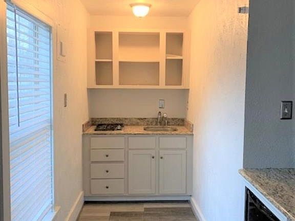 2nd image of 3857 Washburn Ave #101