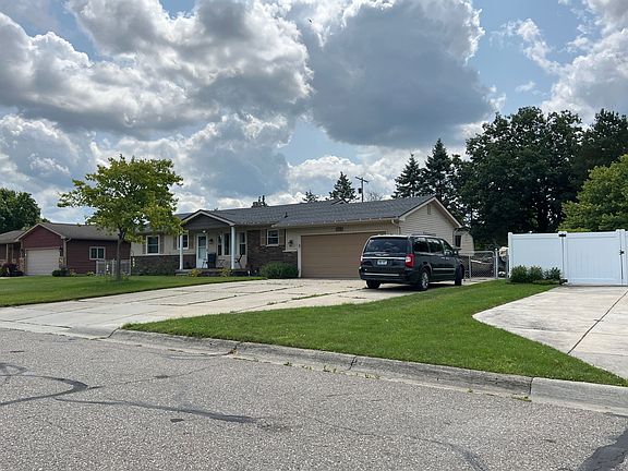 2nd image of 1150 Hollyhock Dr