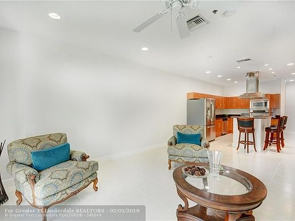 4th image of 736 NE 7th Ave #736
